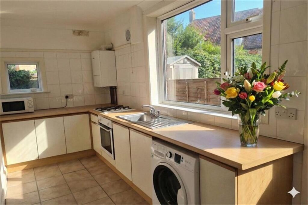 House in Bournemouth, Winton - View 3