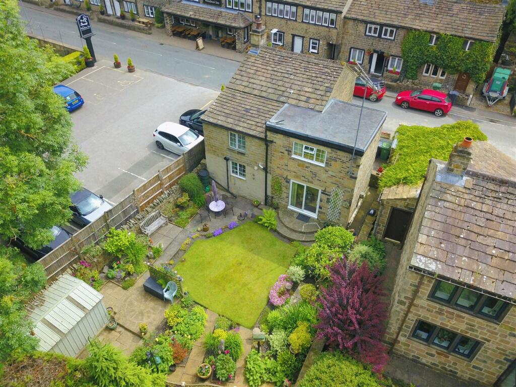 Thunderbridge Lane, Kirkburton, HD8 photo 2