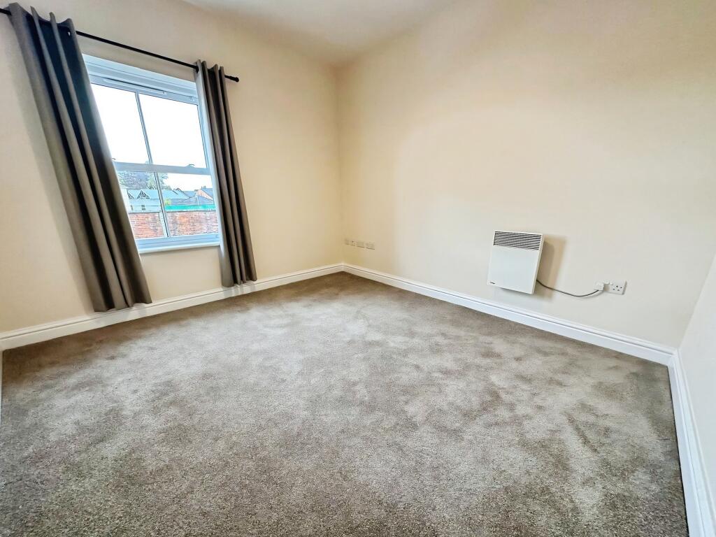 Apartment in Salisbury, St. Paul's - More