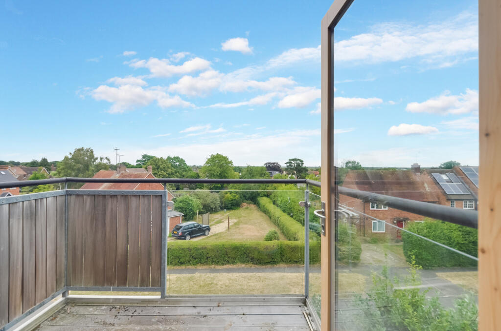 Apartment in Reading - View 5