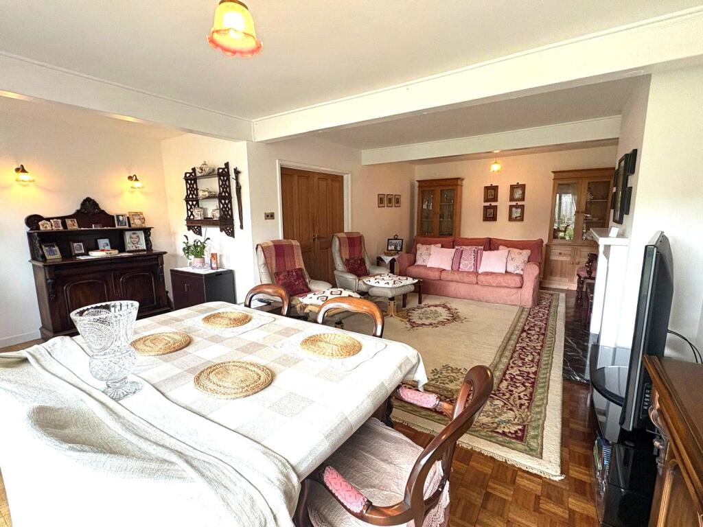 House in Guildford, Shawfield, Ash - View 3