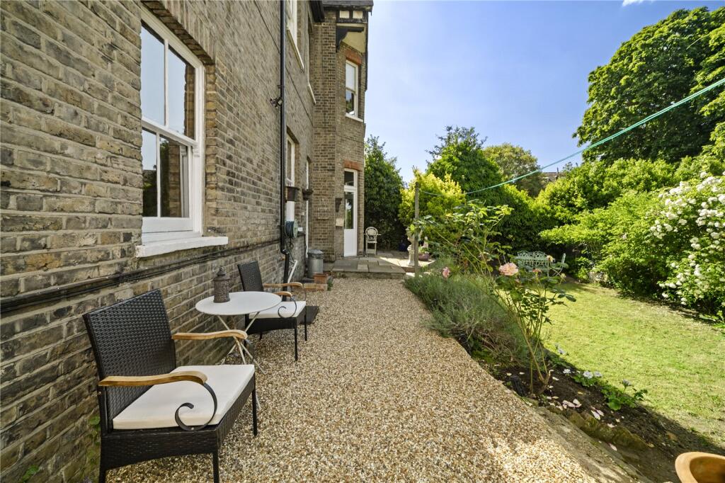 Main image of property: Sheen Road, Richmond, TW10