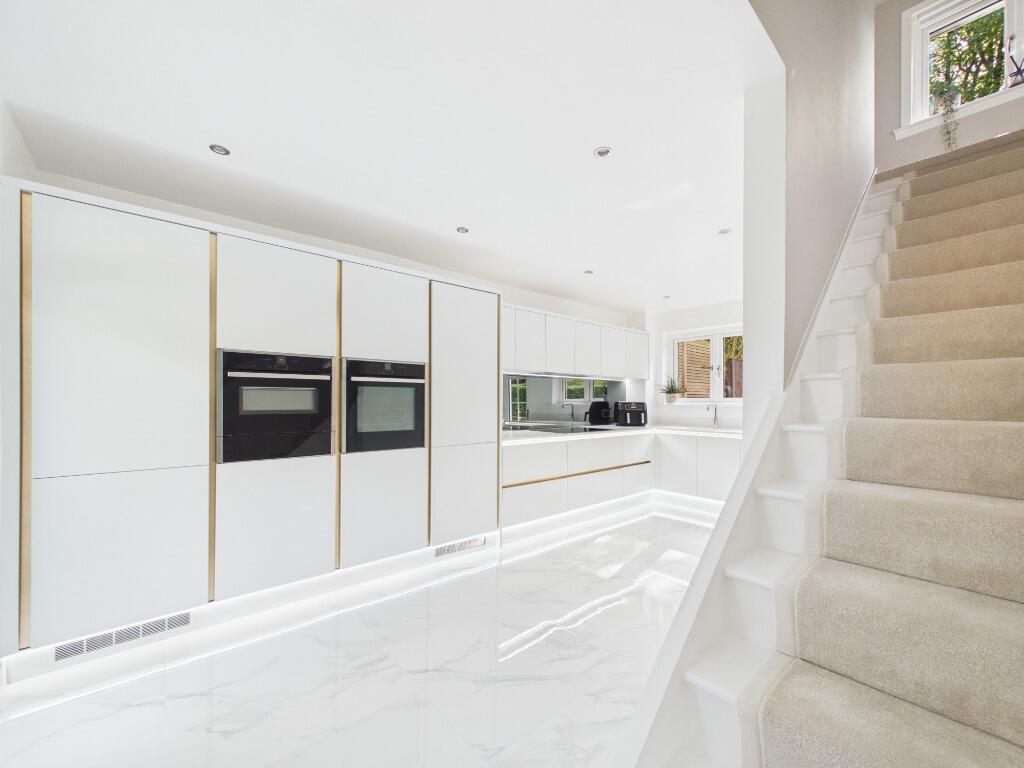 House in Glasgow, South Lanarkshire - View 2