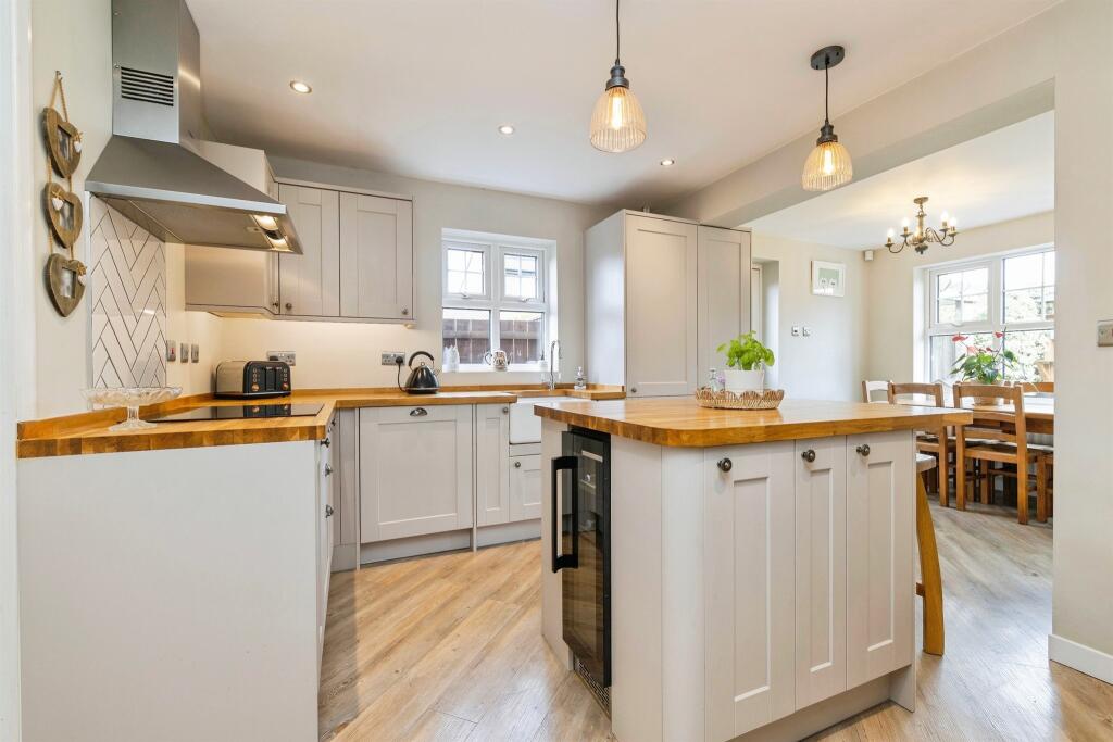 House in Hartlepool, Elwick Rise - View 4