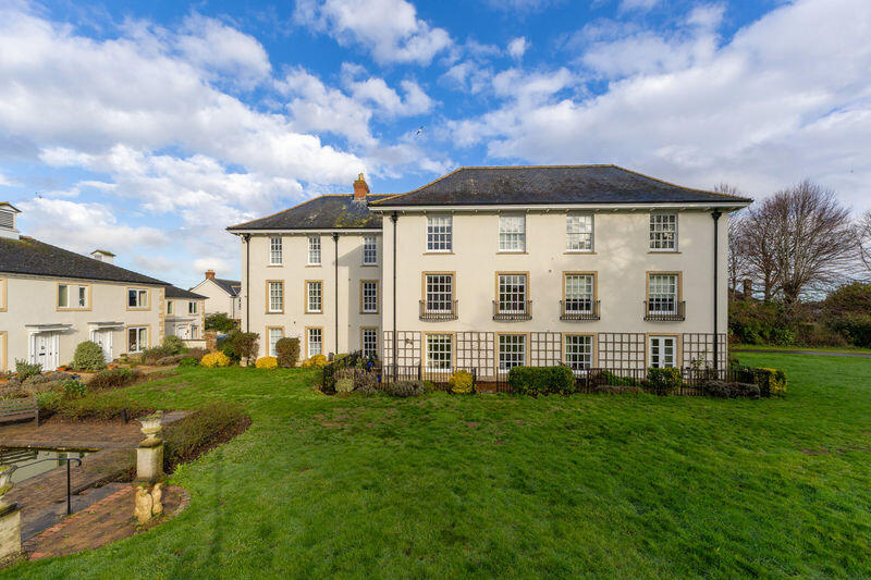 2-bed house on Fullands House, Fullands Court, Taunton, £200,000