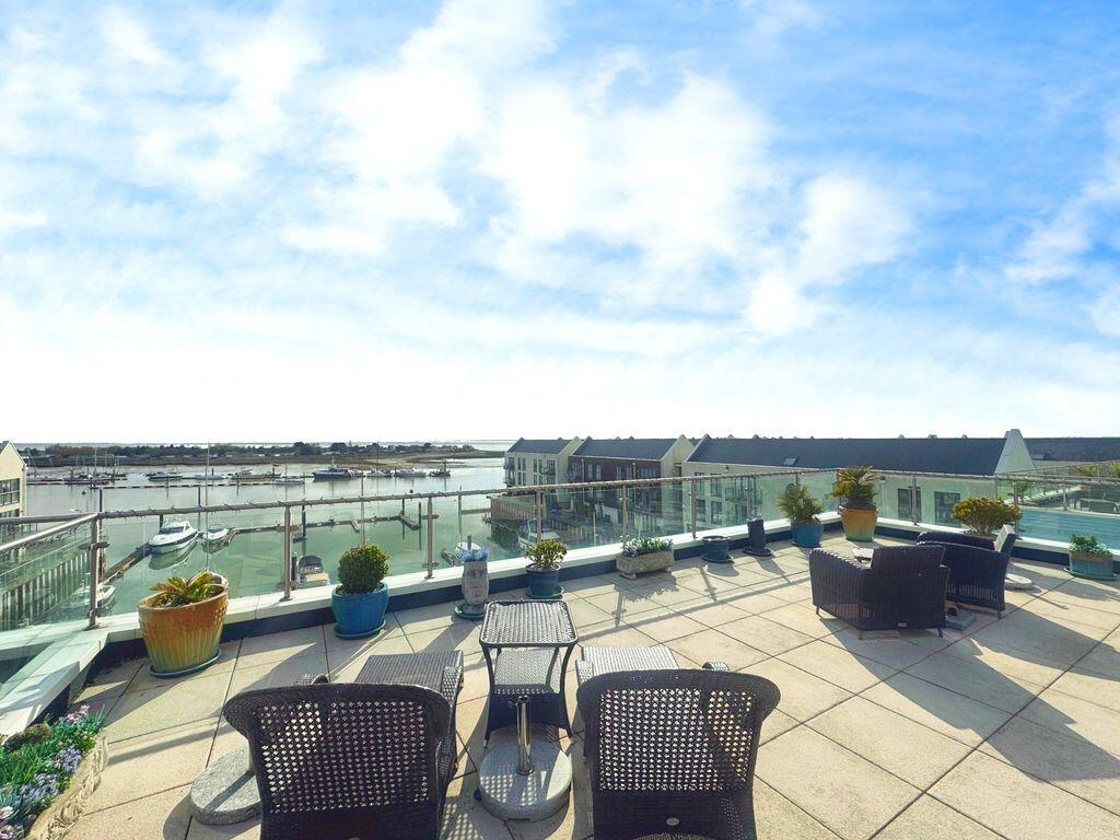 3-bed house on Harbour Square, Brightlingsea, CO7, £385,000