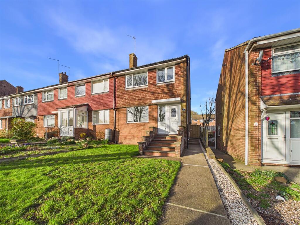 Main image of property: Sobers Gardens, Arnold, Nottingham, NG5 6QU