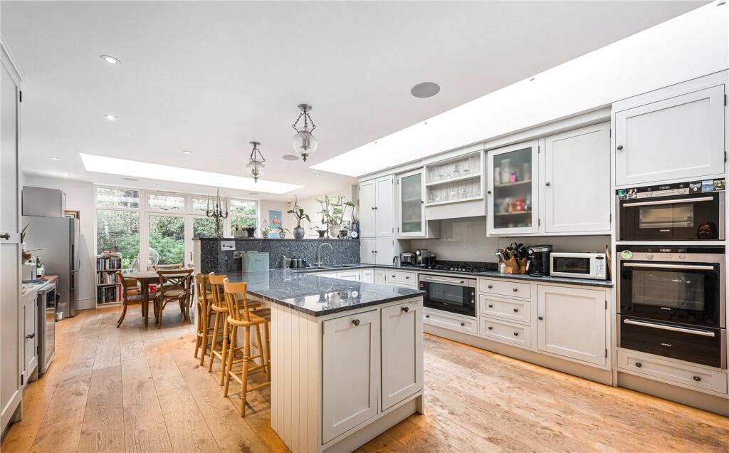 Worfield Street, London, SW11 photo 3