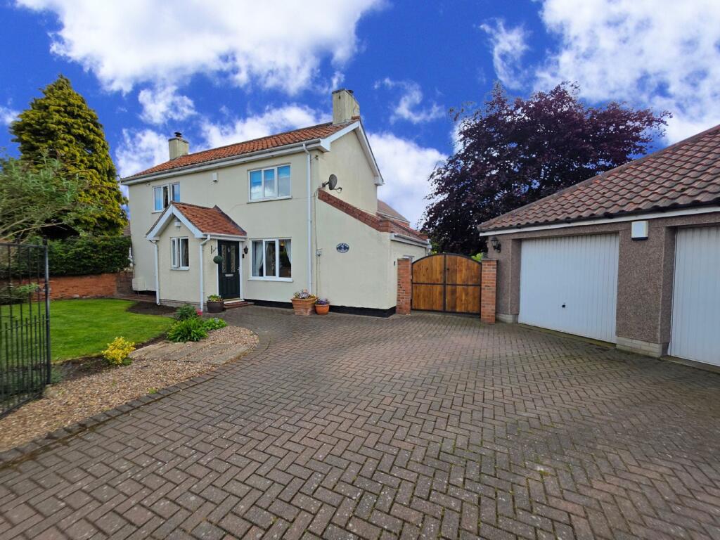 Main image of property: Newbigg, Westwoodside, DN9