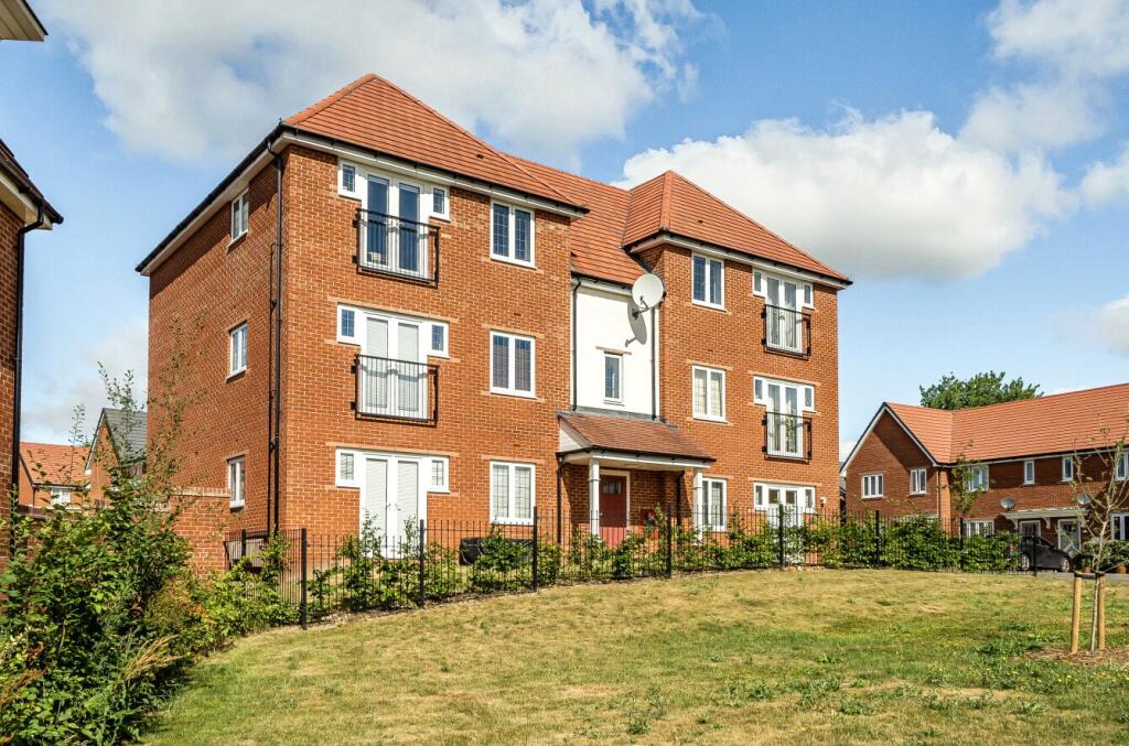 Apartment in Binfield, Blue Mountain, Temple Park