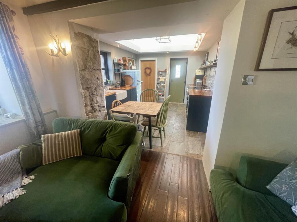 House in Brynrefail, Penrhoslligwy, Moelfre - View 2