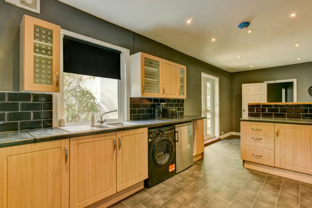 House in Taunton - View 4