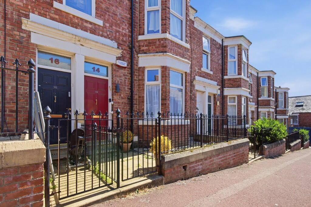Apartment in Newcastle upon Tyne - View 3