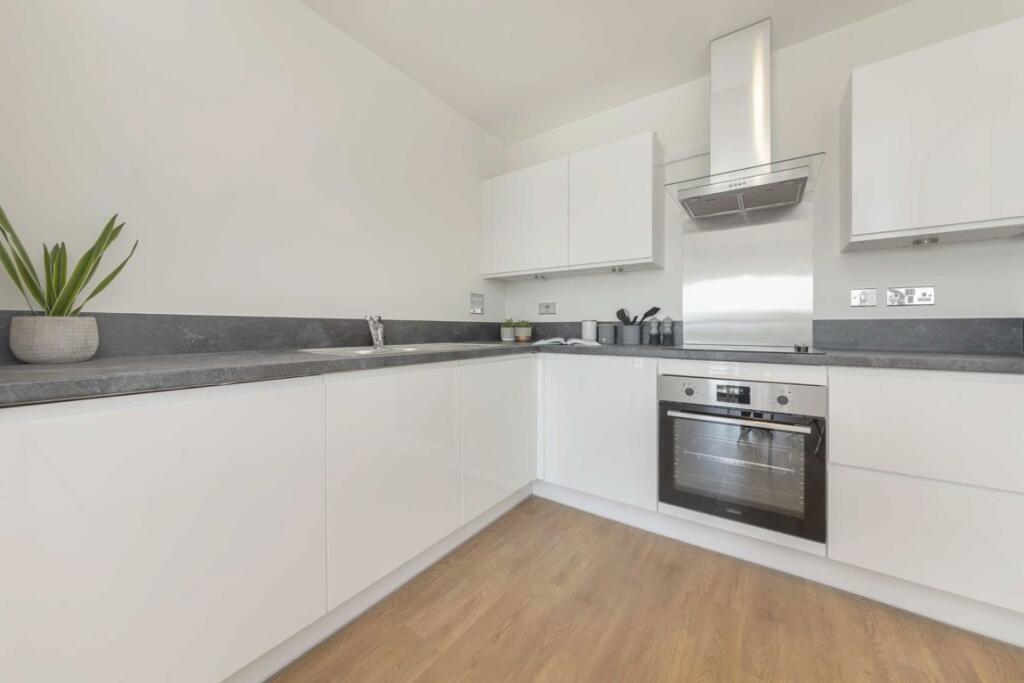 Apartment in London - View 3