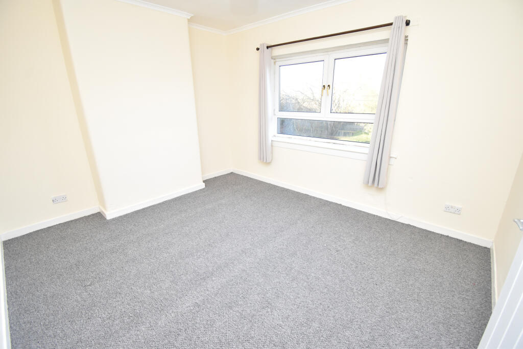 Apartment in Renfrewshire, Glasgow City - View 5