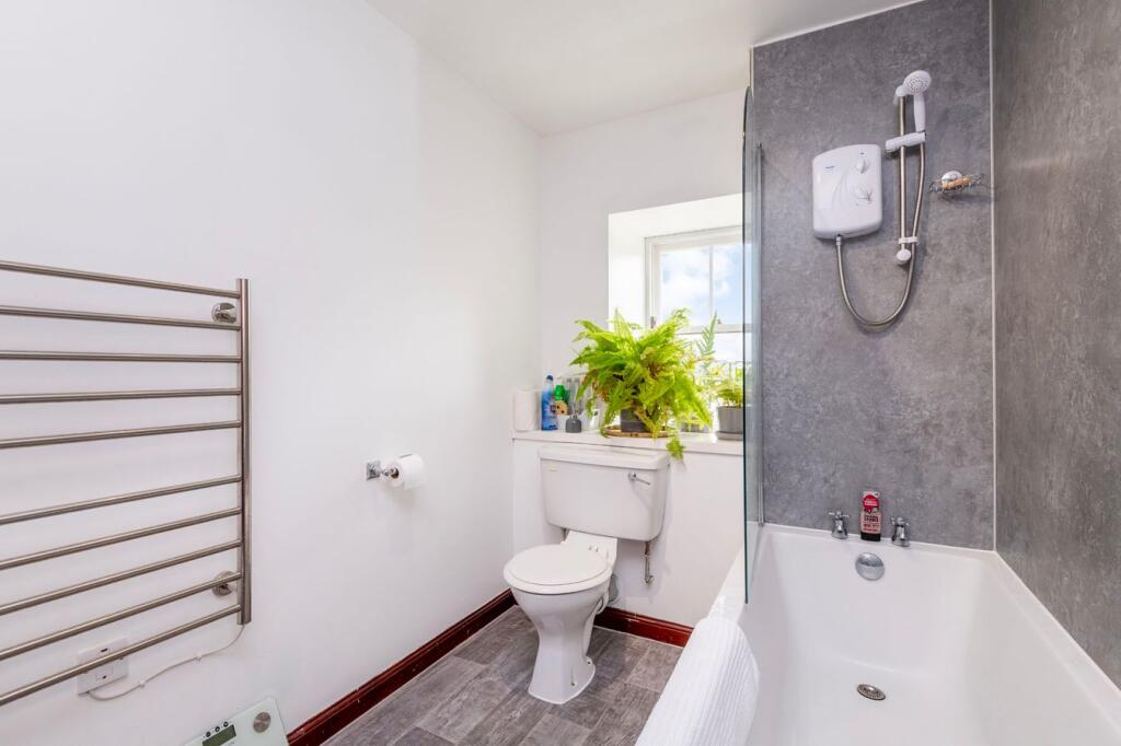 Apartment in Kirkcaldy, Fife - More
