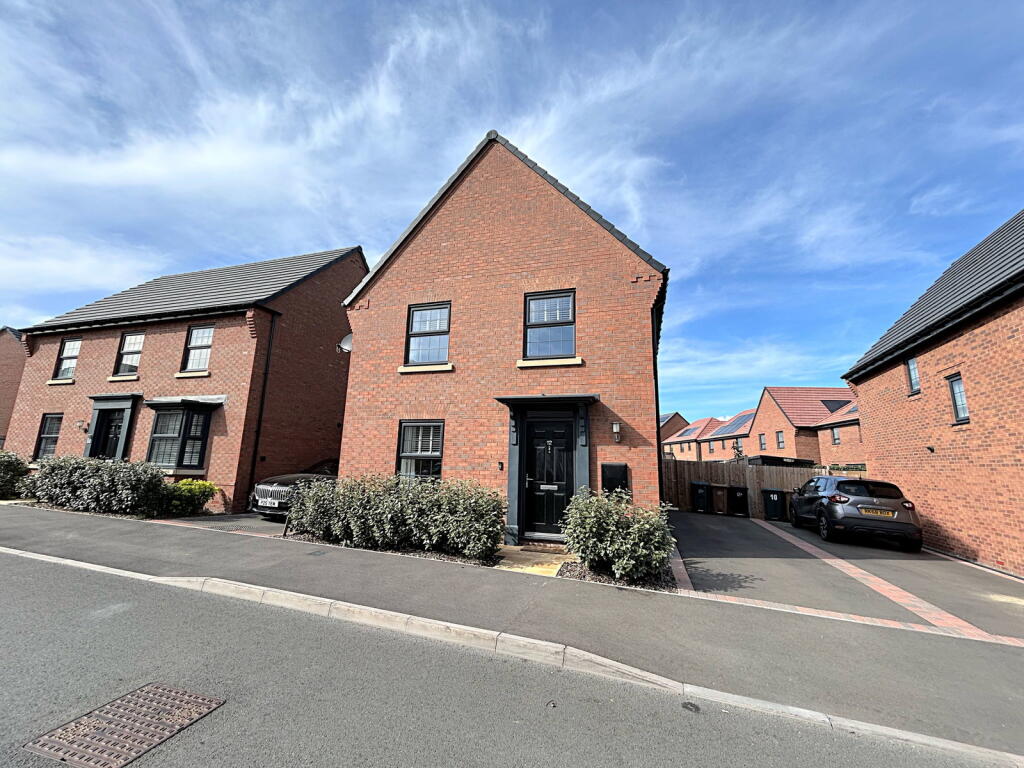 4-bed detached on Rowthorn Street, Drakelow, DE15 9WT, £300,000