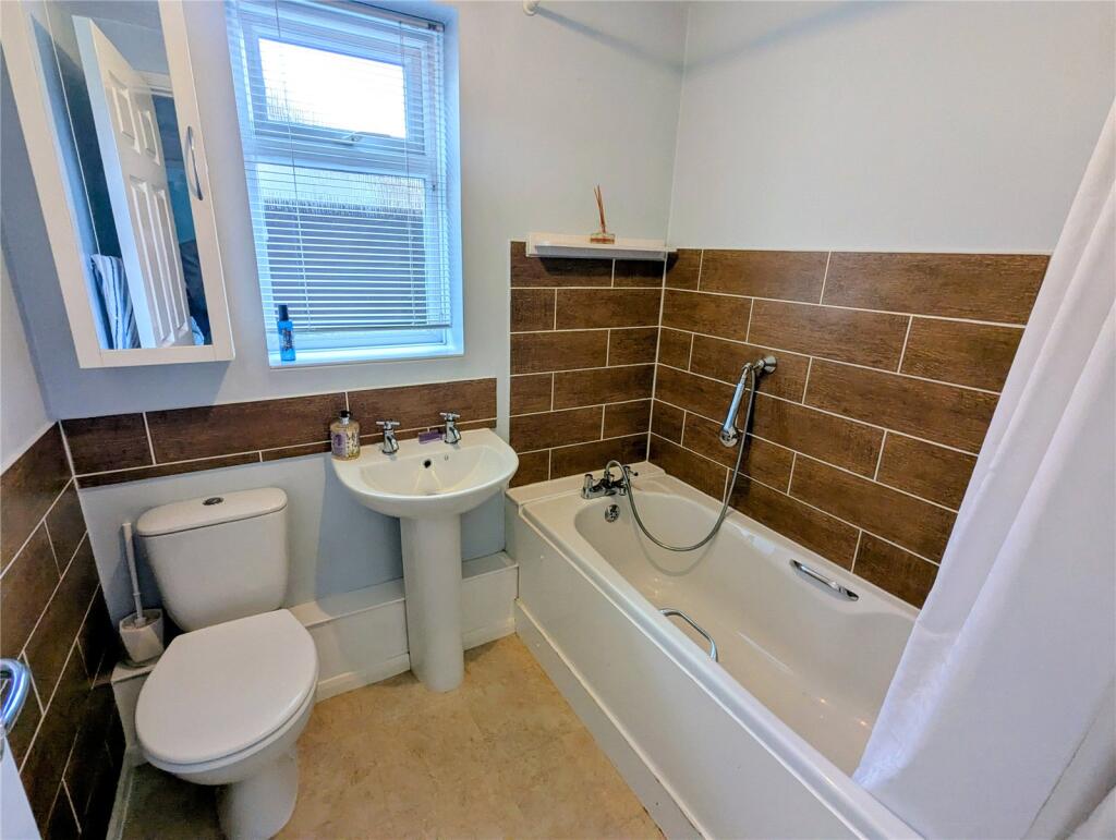 House in Ipswich - View 3
