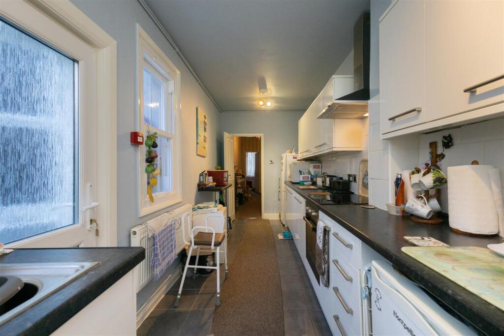Apartment in St Leonards-on-Sea, Silverhill - More