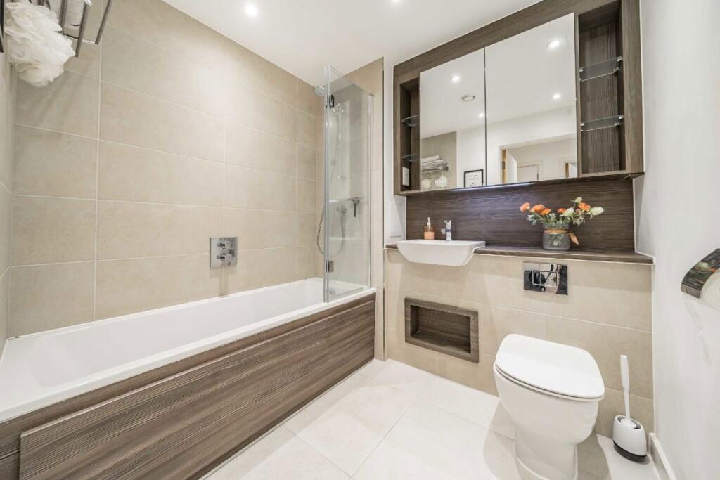 Apartment in London, The Hyde, West Hendon - More
