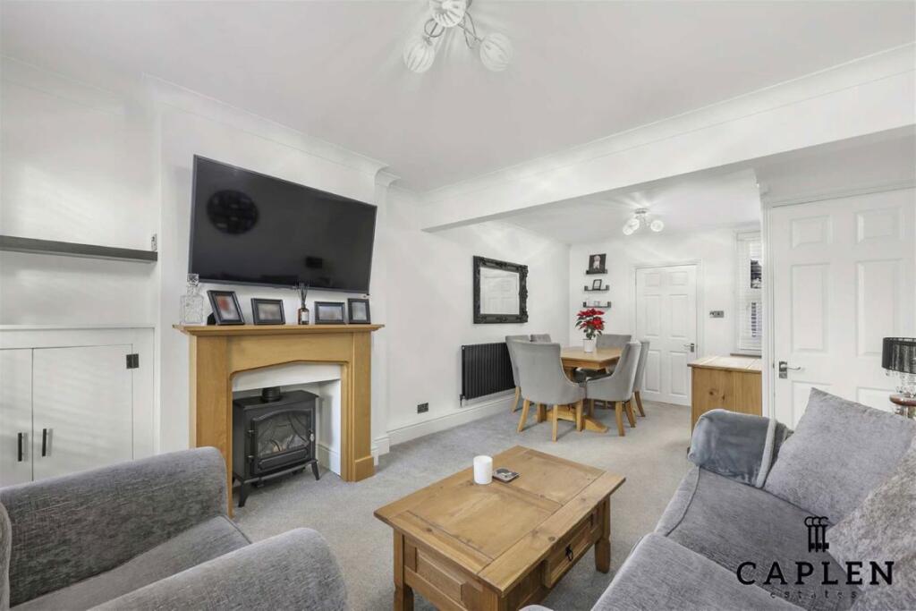 House in Epping Forest, Chigwell - View 2