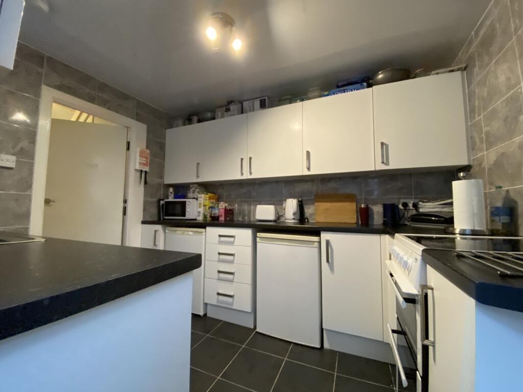 House in Cardiff, Maindy, Cathays - View 3