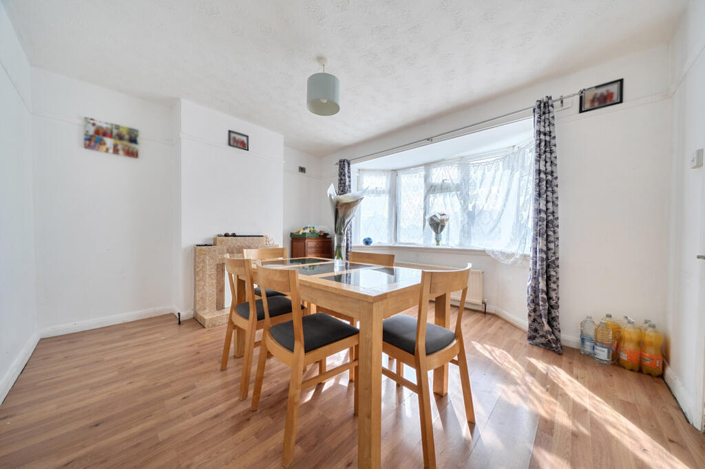 House in Hemel Hempstead, High Wycombe Community Board - View 3