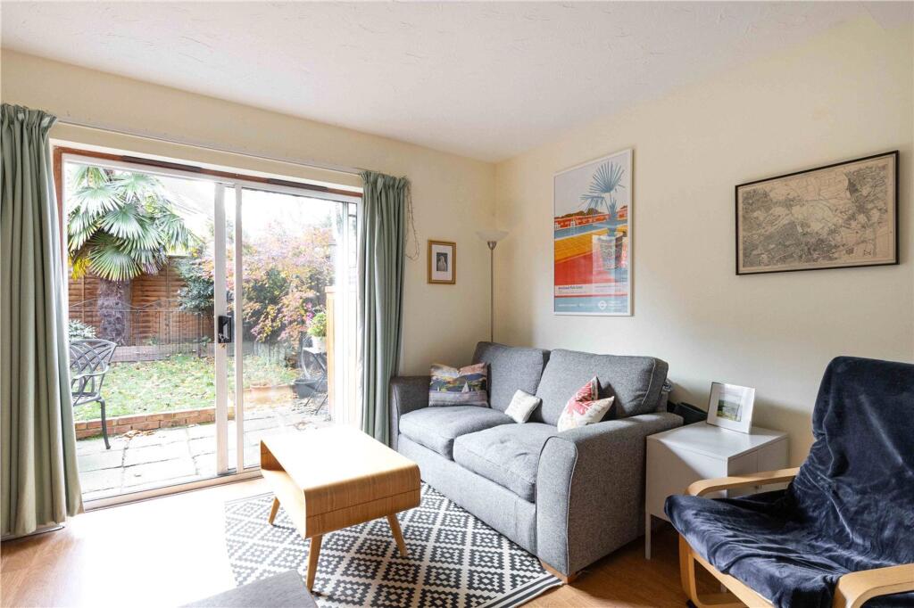 House in London - View 5