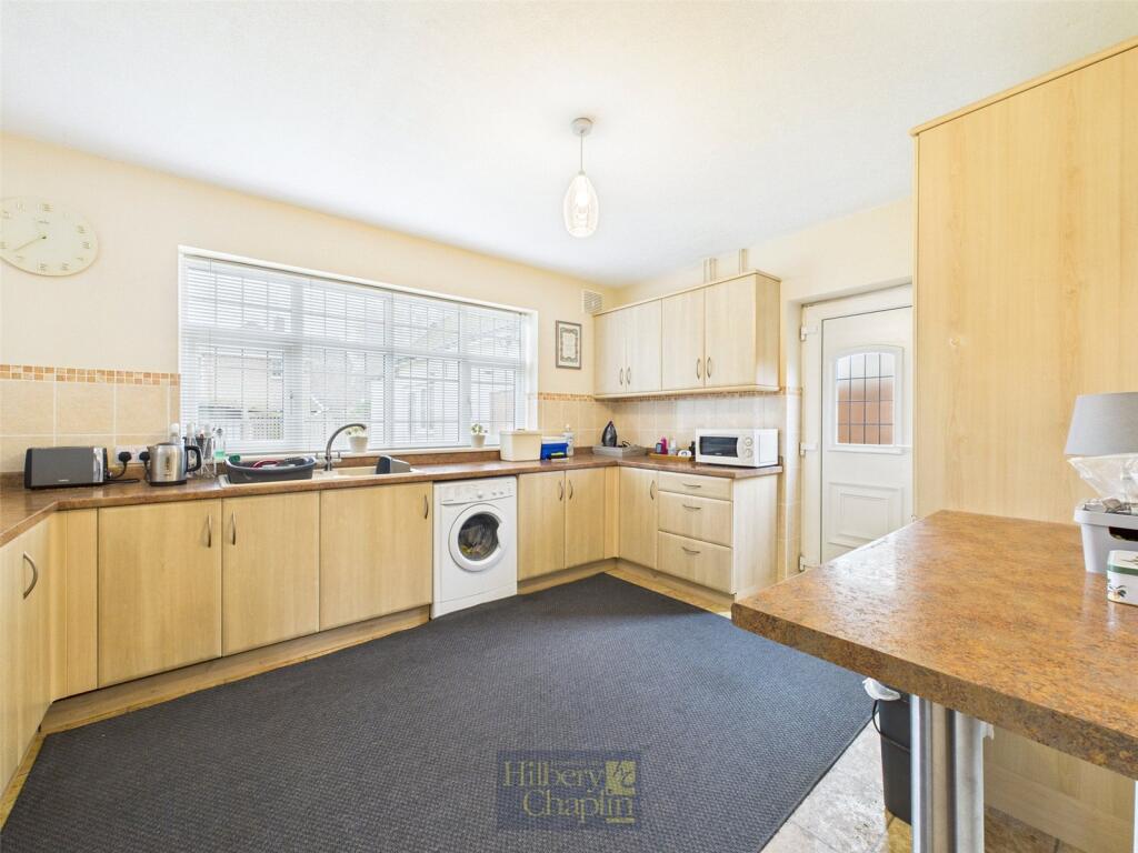 Burses Way, Hutton, Brentwood, Essex, CM13 photo 4