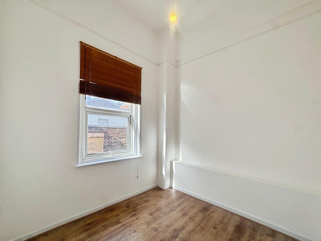 Apartment in Salisbury - More