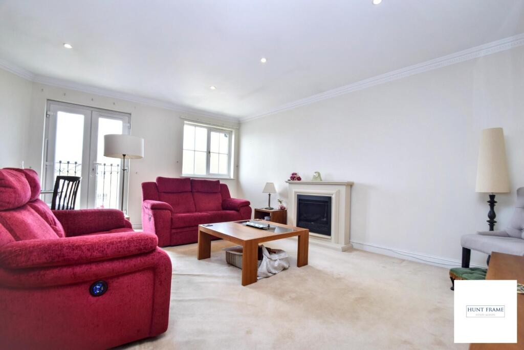 Apartment in Eastbourne, East Sussex - More
