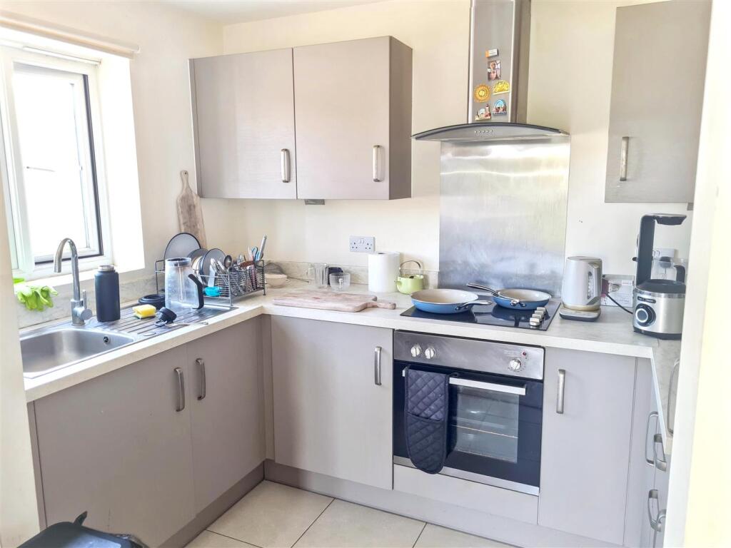 Apartment in Luton, Leighton-Linslade - View 2