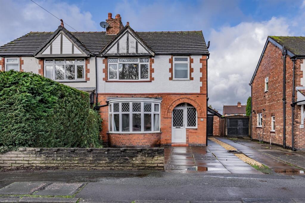 Main image of property: 32 Hartford Road, Davenham, CW9 8JE