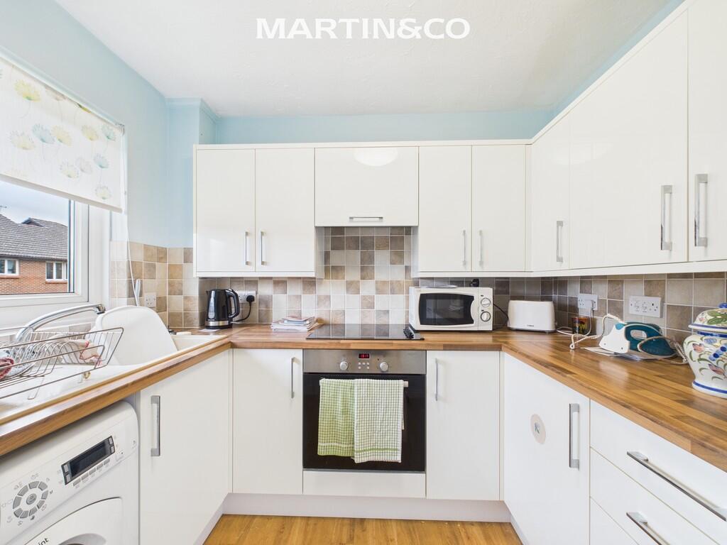 Acorn Drive, Wokingham photo 3