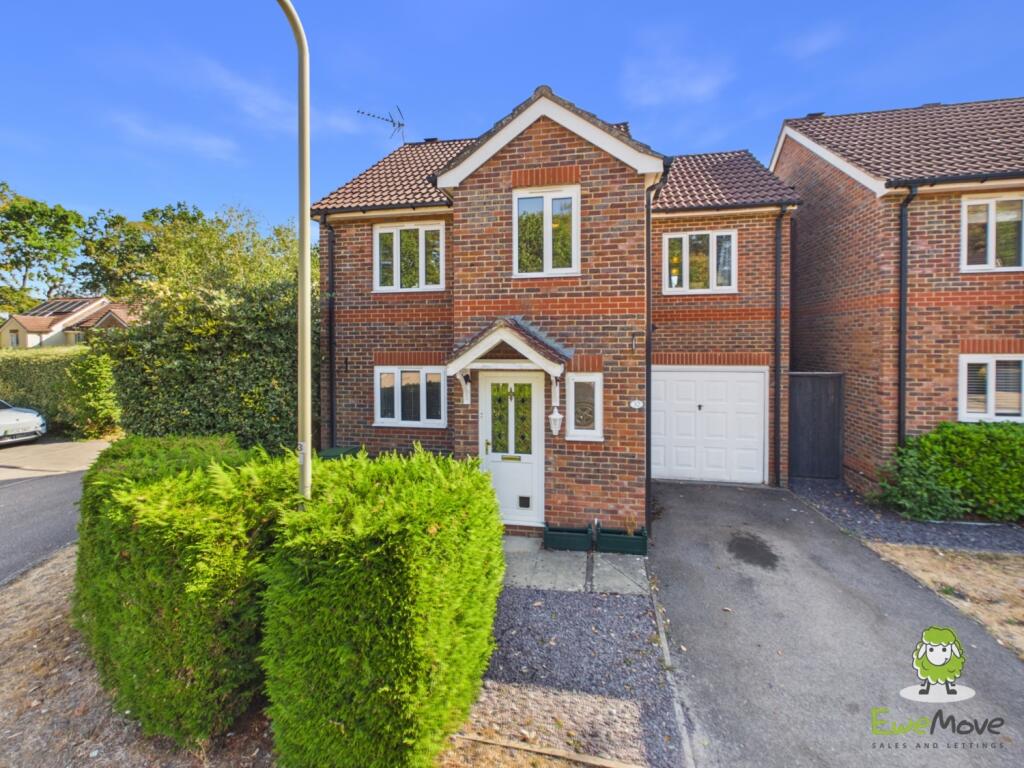 Main image of property: CLERE GARDENS, CHINEHAM, BASINGSTOKE, HAMPSHIRE, RG24