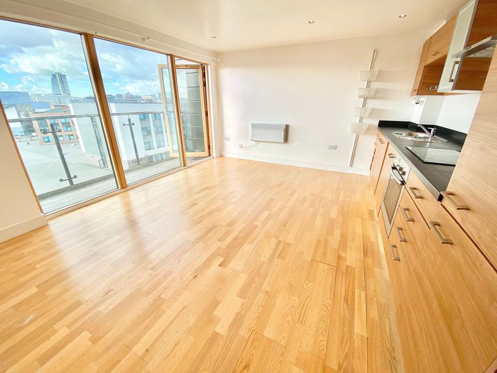 Apartment in Leeds, Steander, Richmond Hill - View 2