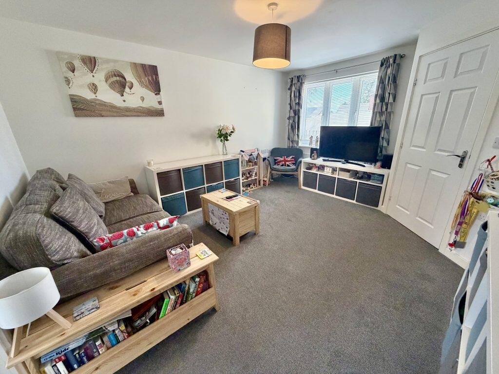 Lapwing Close, Yeovil, Somerset, BA22 photo 2