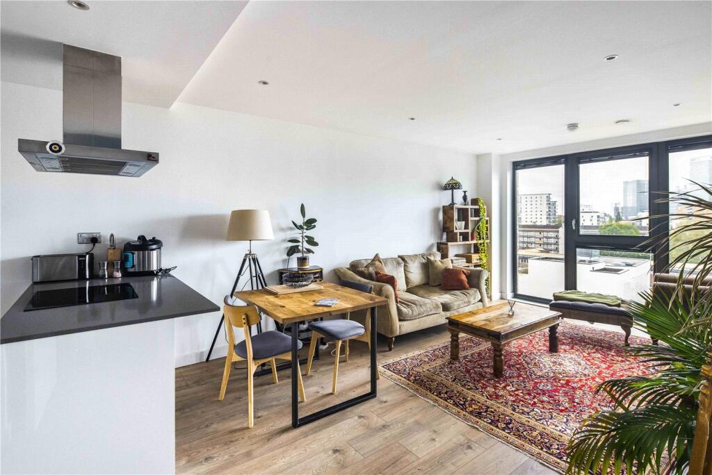 Main image of property: Guest House, 28 St. Pauls Way, Bow, London, E3