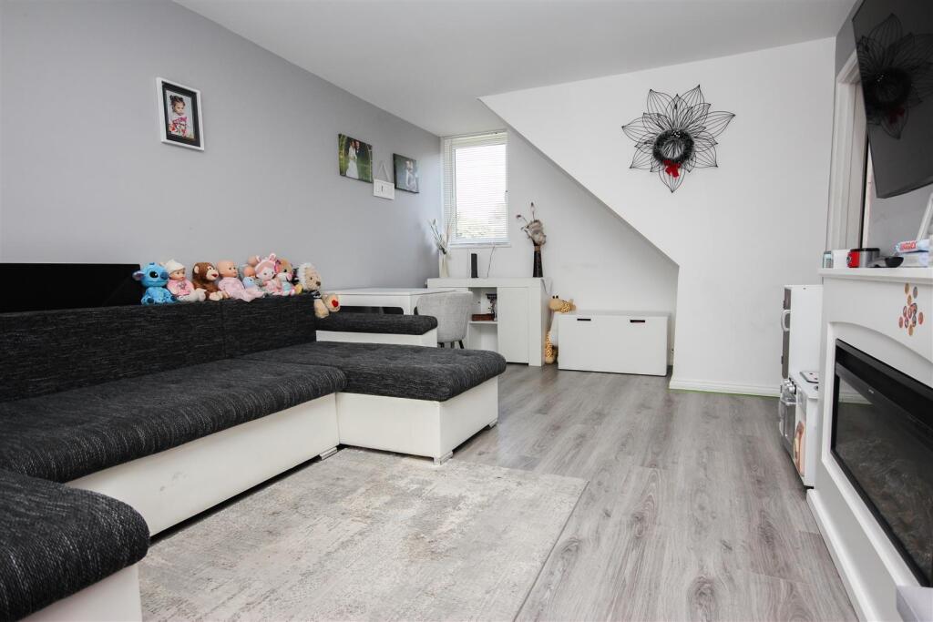 NN8 Shelley Road, Wellingborough photo 2
