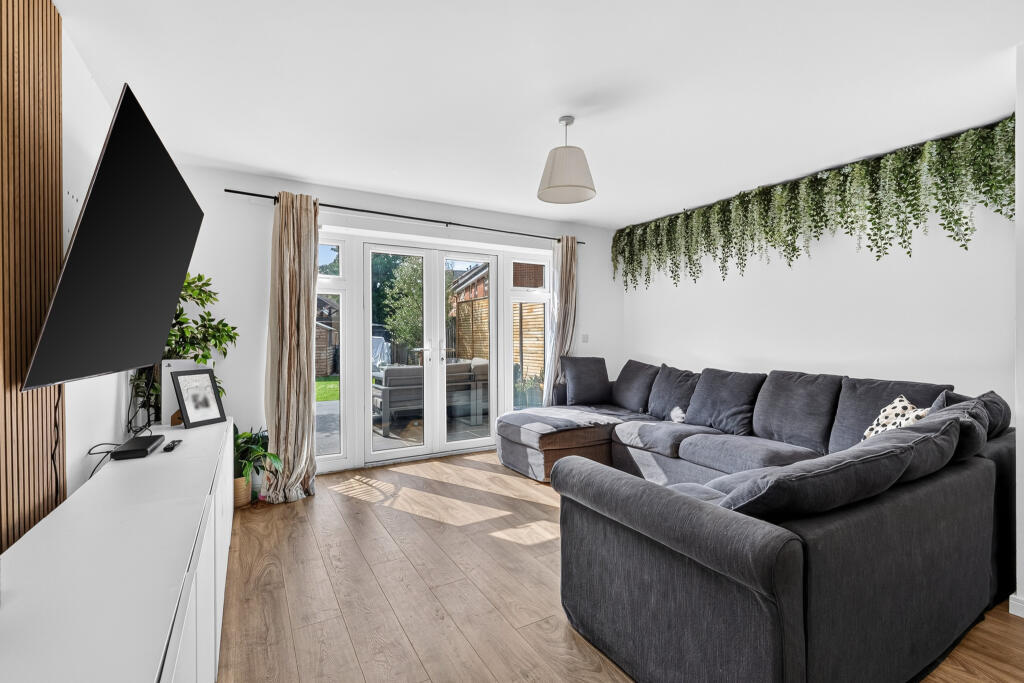 Oak Avenue, Wokingham, RG40 photo 2