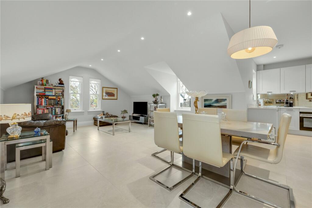 Church Road, East Molesey, Surrey, KT8 photo 4