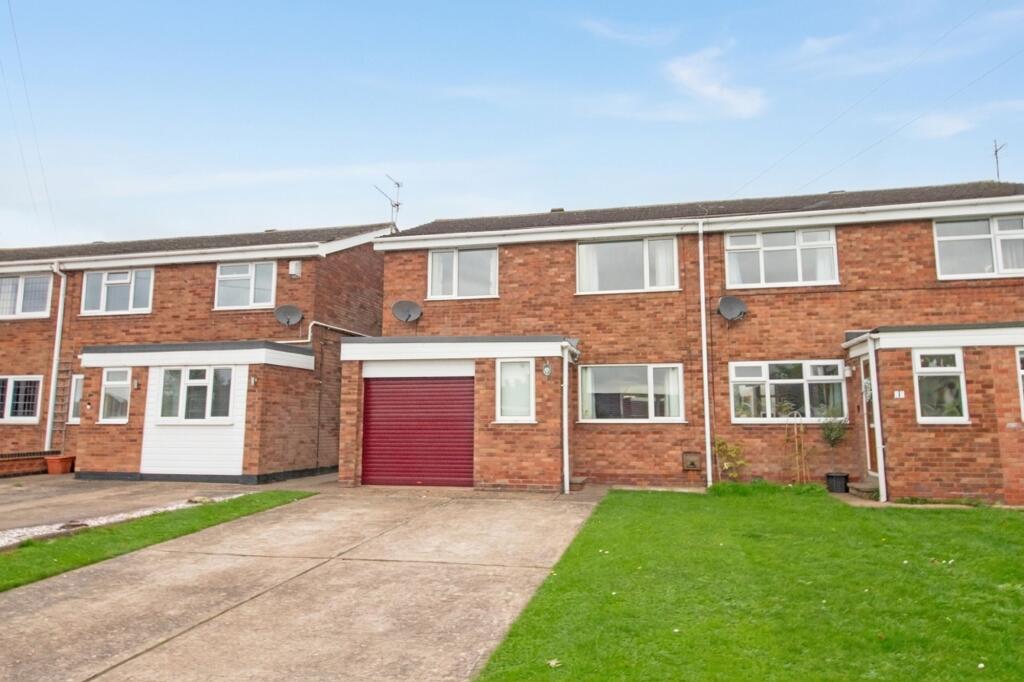 3-bed semi-detached on Huntingdon Crescent, Burton-Upon-Stather, DN15, £170,000
