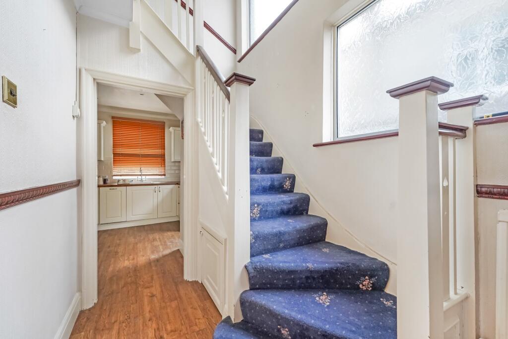 House in London - View 5