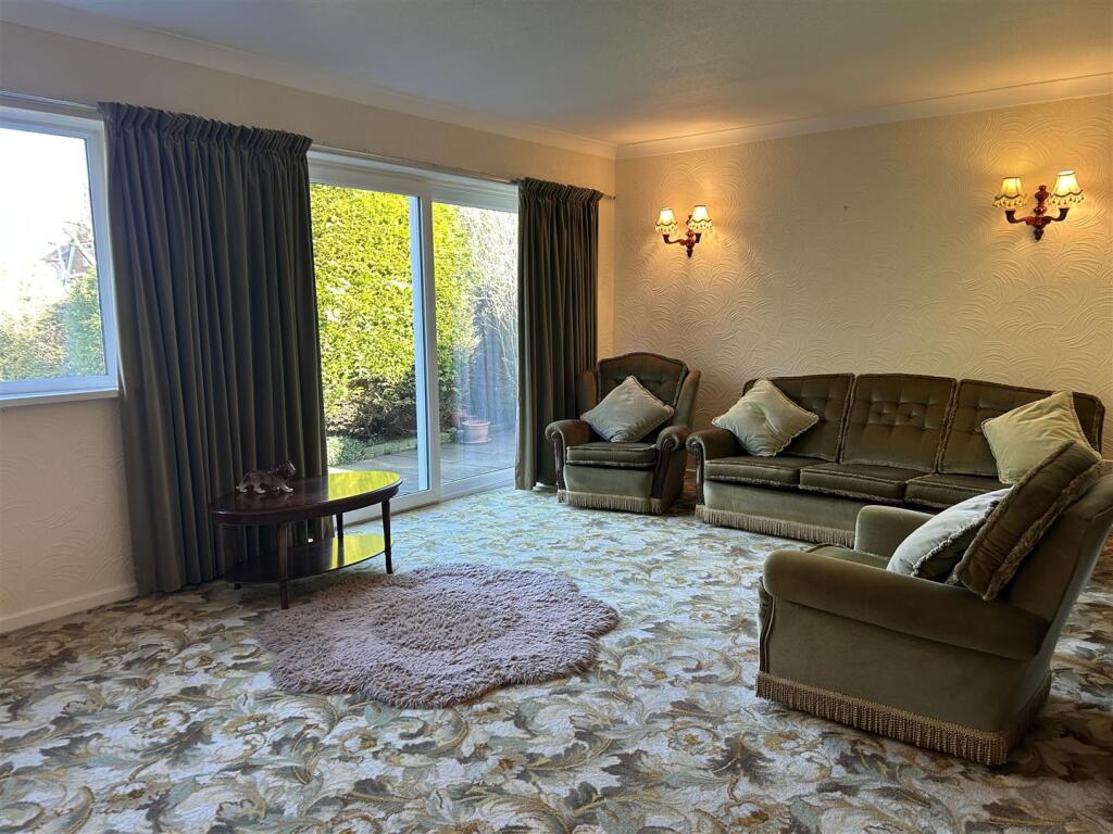 House in Hollywood, Wythall - View 2