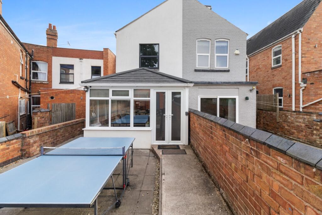 House in Worcester - View 5
