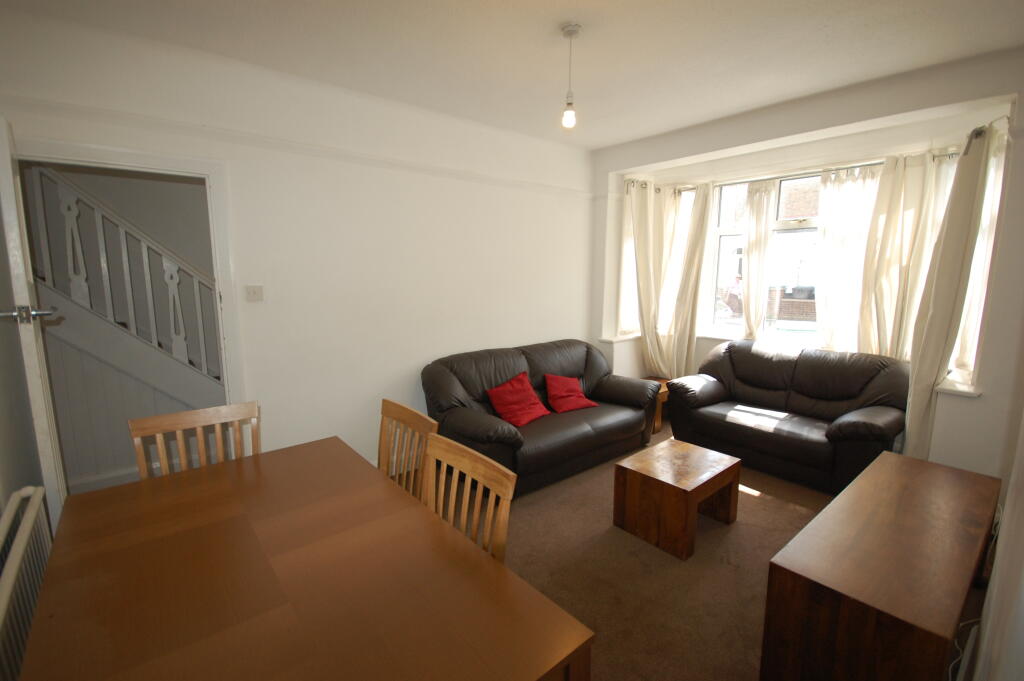 House in London - View 2