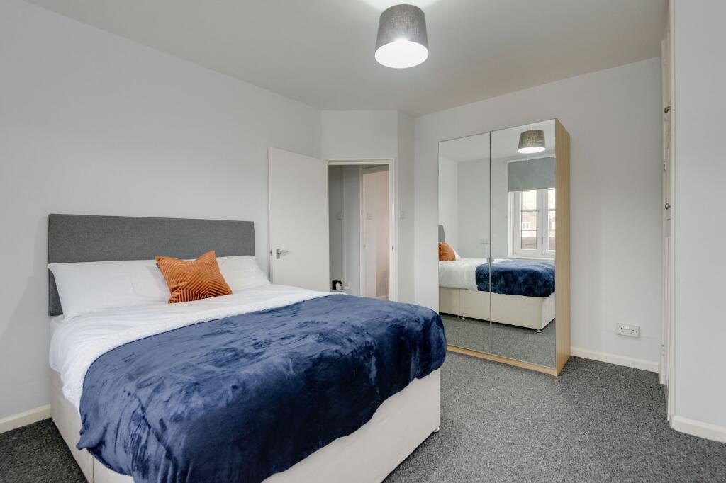 Apartment in London - View 5