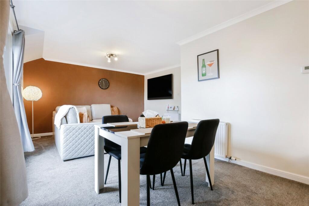 Apartment in Motherwell, North Lanarkshire - More
