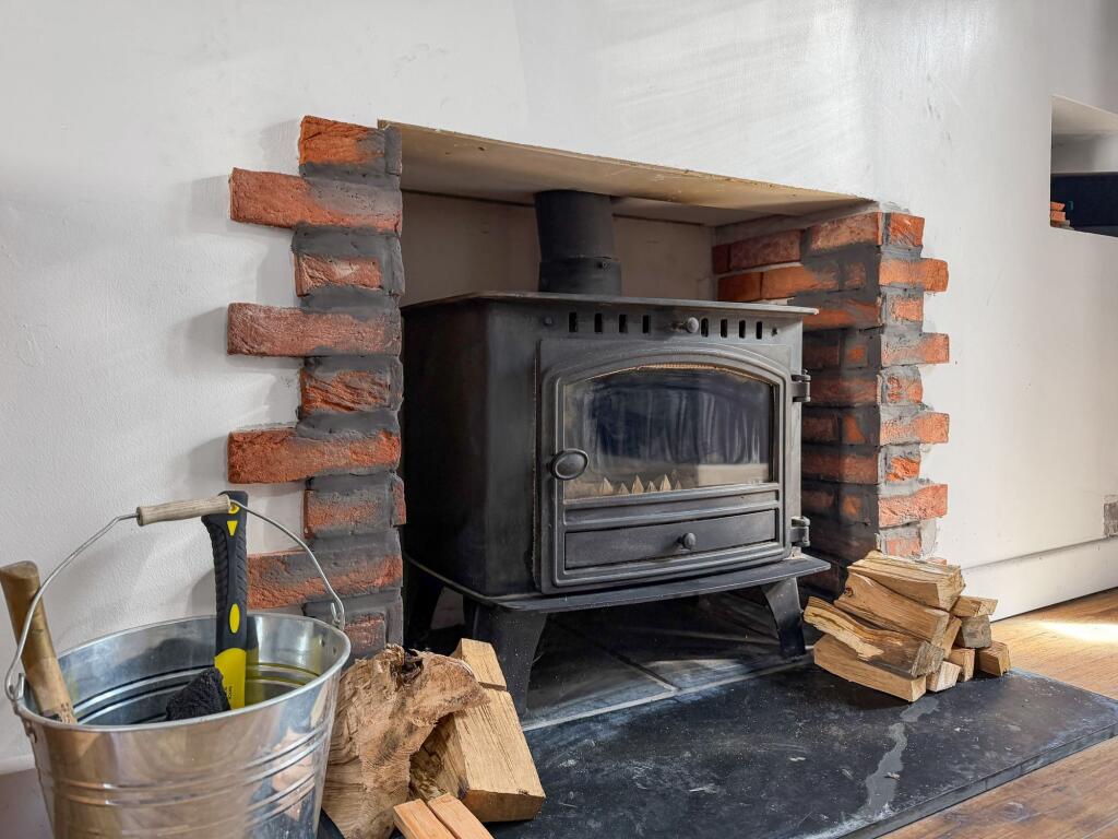Kingsley Place, Senghenydd, CF83 - View 6