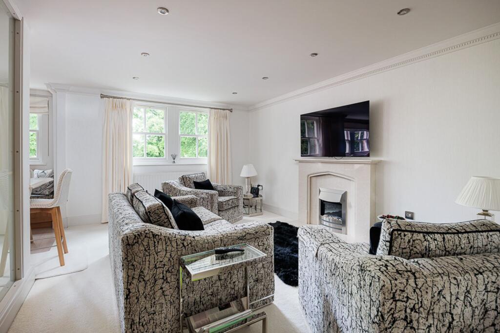 Apartment in Knutsford, Cheshire East - View 5